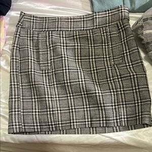Banana Republic Black and White Pencil Mini Skirt